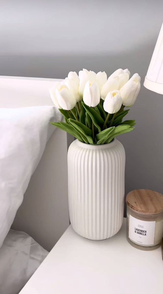 Fake White Tulip Flowers In Vase — photo 2 | Planto.ae UAE